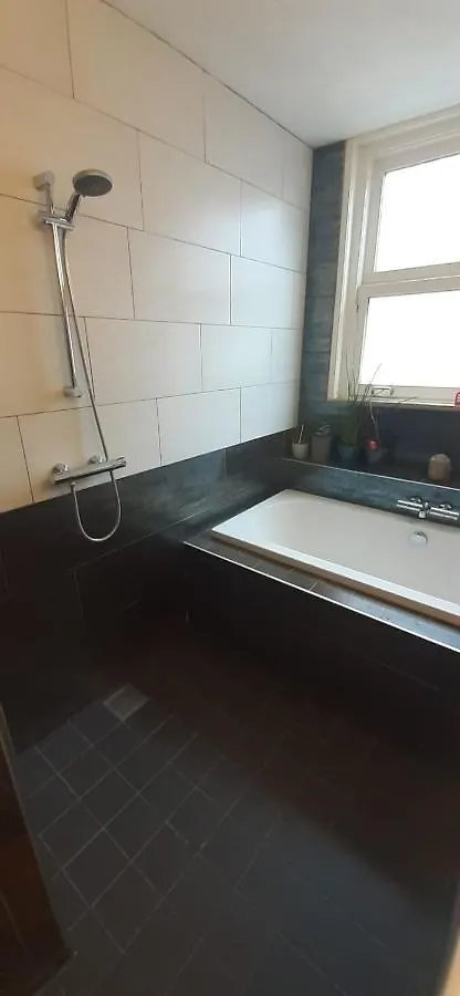Charlotte, Not For Parties, Not A Hotel, Room With Shared Bathroom, No Kitchen Amsterdam
