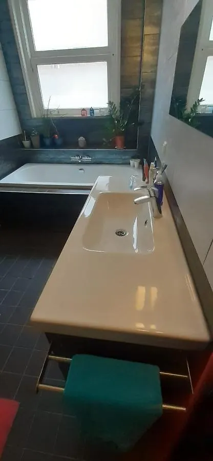 Charlotte, Not For Parties, Not A Hotel, Room With Shared Bathroom, No Kitchen Amsterdam Bed & Breakfast
